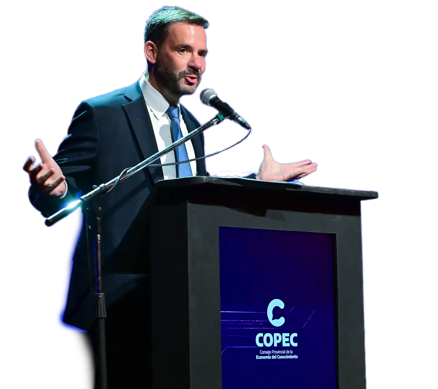 Ariel Sujarchuk hablando en un atril del COPEC